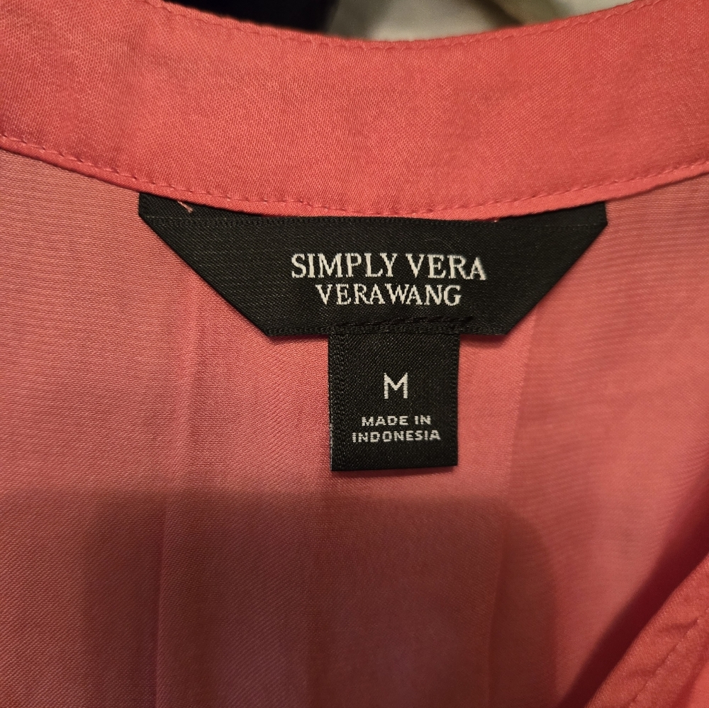 Vera Wang, Women's V-Neck Coral Short Sleeve Top. Med. - Picture 16 of 16